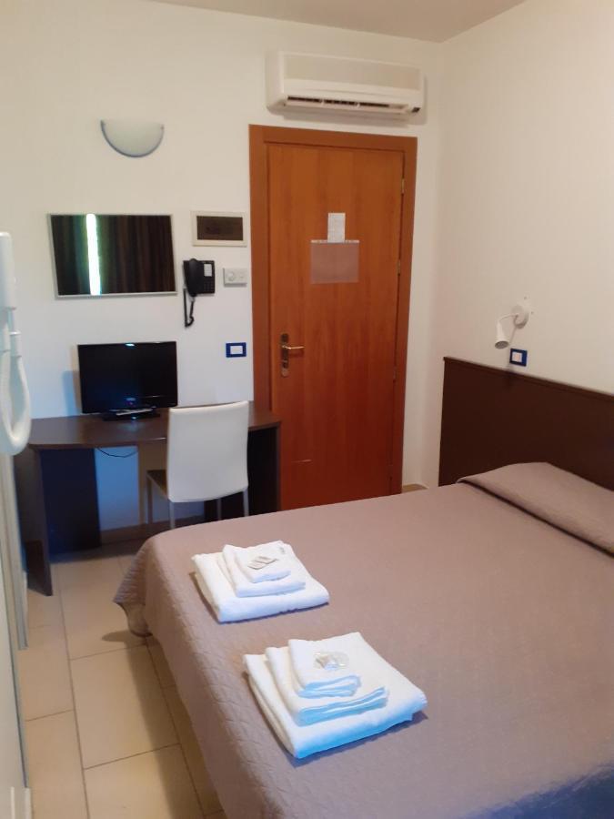 Hotel Solaria Марина-Ромеа Екстер'єр фото